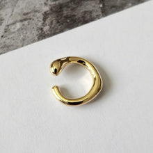 Load image into Gallery viewer, Tila Ear Cuff