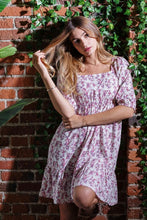 Load image into Gallery viewer, Plus Ditsy Floral
