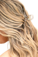 Load image into Gallery viewer, Resin Loop Claw Clip
