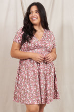 Load image into Gallery viewer, Plus Ditsy
