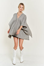 Load image into Gallery viewer, PONCHO
